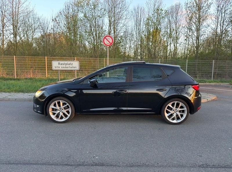Second-hand Seat Leon FR 184 CP (135 kW) 2014 Negru Berlinǎ