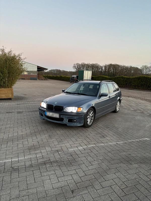 Gebraucht BMW 320 150 PS (110 kW) 2004 Blau Kombi