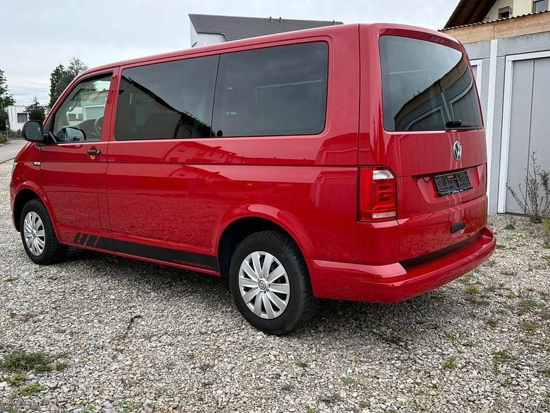 Gebraucht VW T6 150 PS (110 kW) 2017 Rot Van