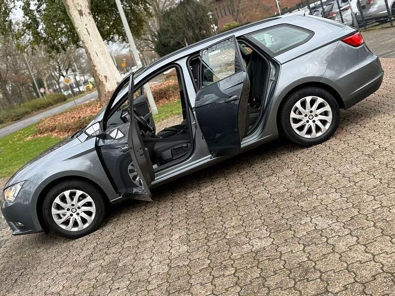 Gebraucht Seat Leon ST Style 105 PS (77 kW) 2015 "pirineos" grau Kombi