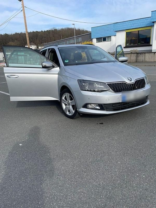 Gebraucht Skoda Fabia Joy 90 PS (66 kW) 2016 Silber Kleinwagen