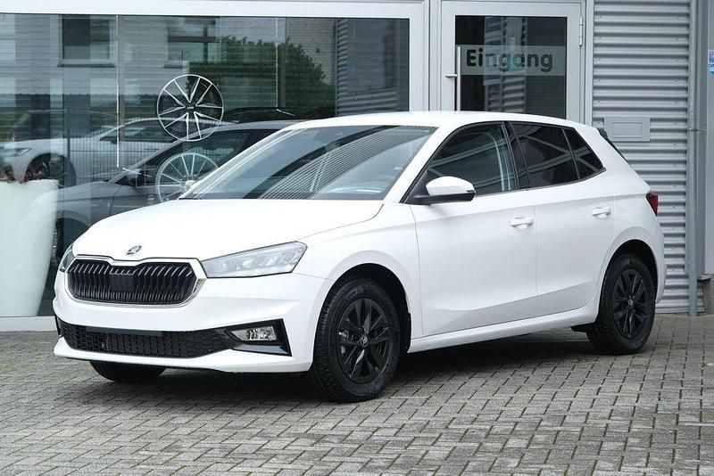 Weiß Neu 2025 Skoda Fabia Selection Kleinwagen | 20.950 € (Fairer Preis) - Bild 1/4