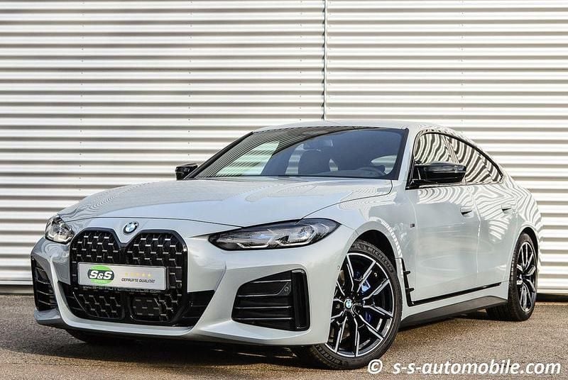 Grau Gebraucht 2022 BMW M440 M Sport Limousine | 46.900 € (Superpreis) - Bild 1/4