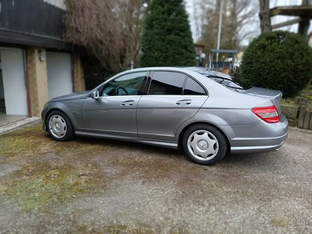 Gebraucht Mercedes C180 AMG 156 PS (114 kW) 2009 Silber Limousine