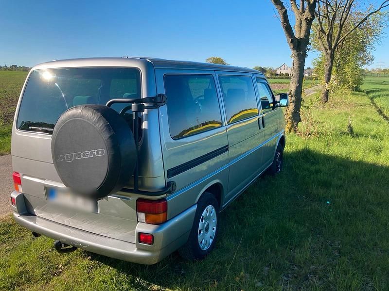 Second-hand VW Caravelle 115 CP (84 kW) 1998 Argintiu Van