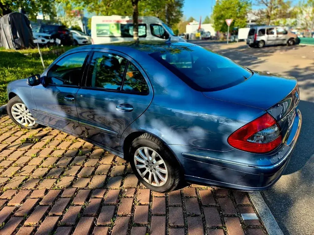 Usata Mercedes E200 184 CV (135 kW) 2006 Grigio Berlina