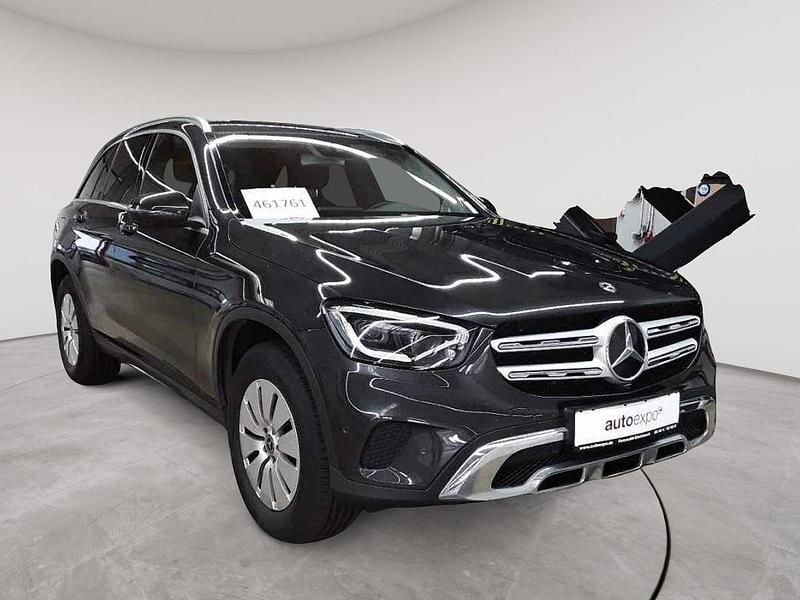 Graphitgrau metallic Gebraucht 2020 Mercedes GLC200 SUV | 26.990 € (Guter Preis) - Bild 1/4