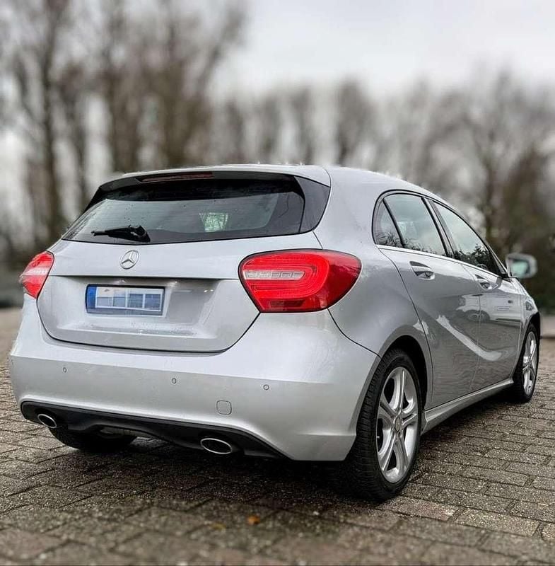 Silber Gebraucht 2014 Mercedes A200 Style Limousine | 12.400 € (Fairer Preis) - Bild 1/4