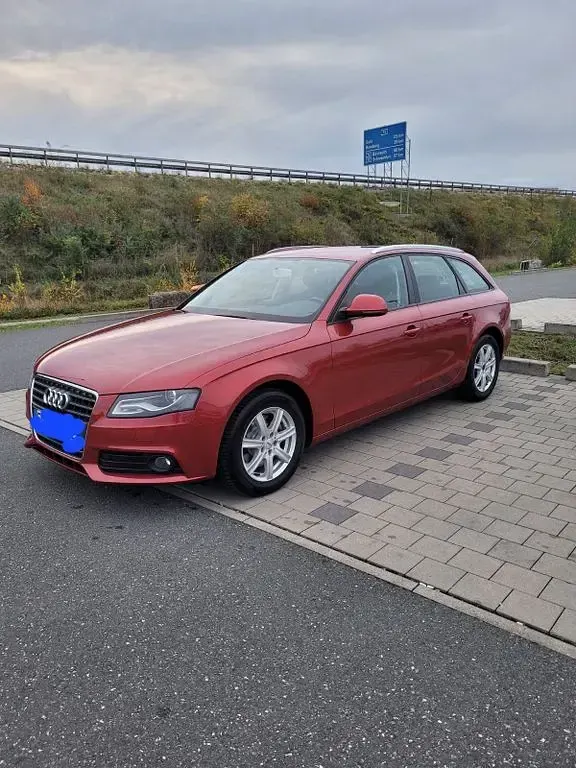 Gebraucht Audi A4 Attraction 179 PS (131 kW) 2009 Rot Kombi