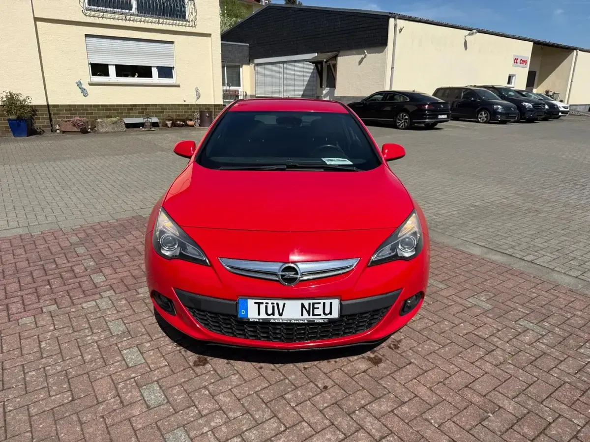 Gebraucht Opel Astra GTC Edition 170 PS (125 kW) 2015 Rot Coupé