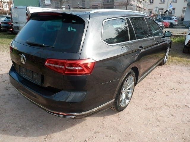 Gebraucht VW Passat Highline 150 PS (110 kW) 2019 Grau Kombi