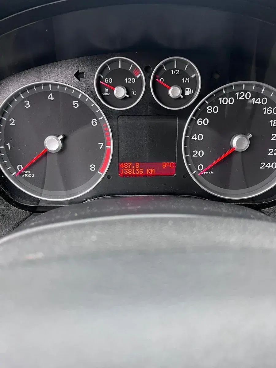 Gebraucht Ford Focus Ambiente 101 PS (74 kW) 2007 Rot Limousine