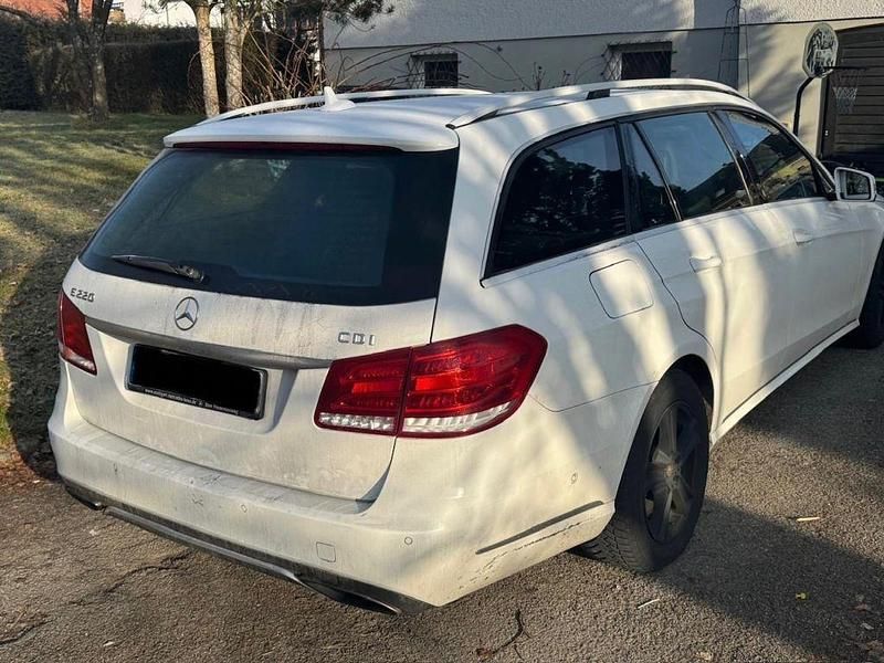 Gebraucht Mercedes E220 Avantgarde 170 PS (125 kW) 2013 Kombi