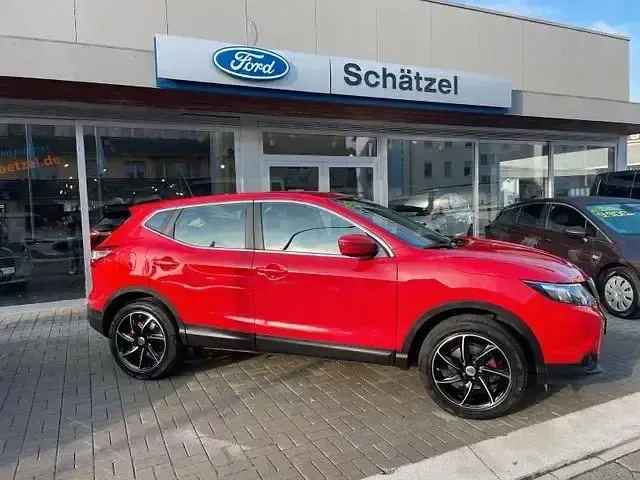 Gebraucht Nissan Qashqai Visia 116 PS (85 kW) 2017 Rot SUV