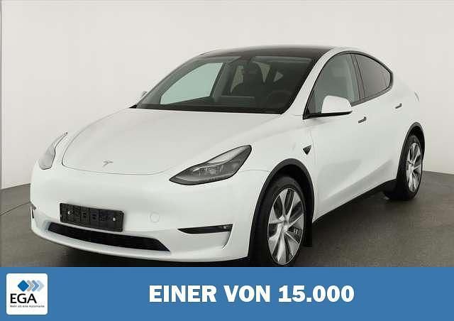 Weiß metallic Gebraucht 2023 Tesla Model Y SUV | 40.300 € (Etwas zu teuer) - Bild 1/4