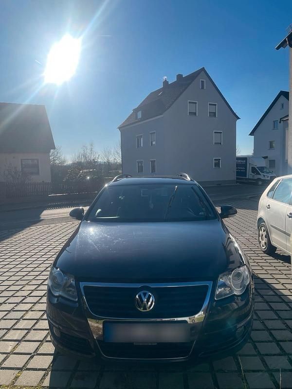 Braun Gebraucht 2009 VW Passat Kombi | 4.700 € (Fairer Preis) - Bild 1/4