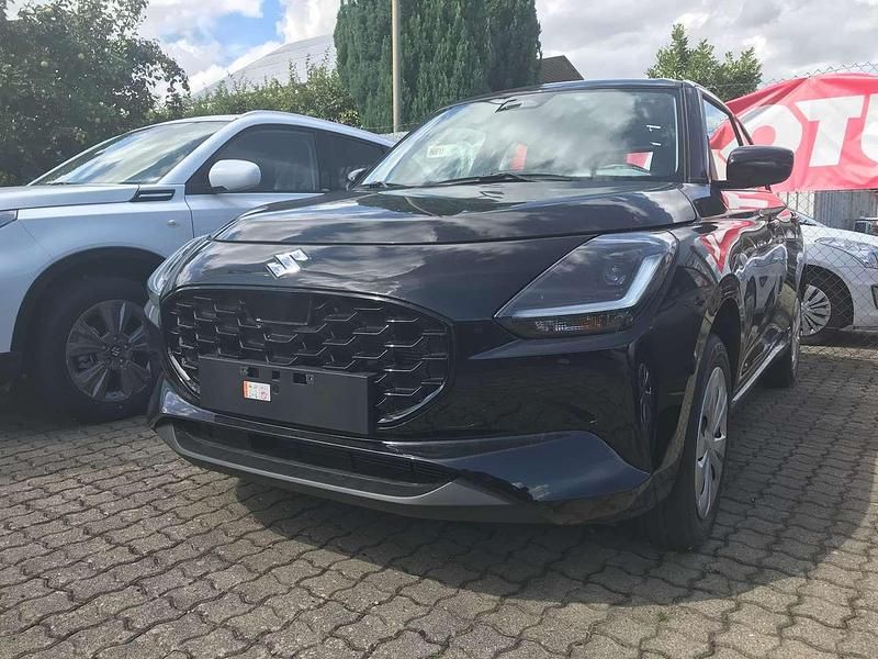 Neu Suzuki Swift Club 83 PS (61 kW) 2025 Super black pearl metallic Kleinwagen