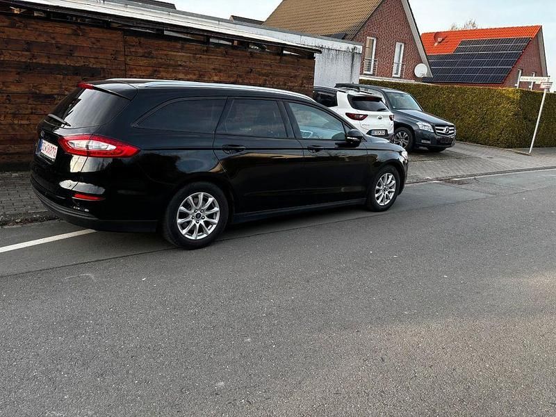 Gebraucht Ford Mondeo 160 PS (117 kW) 2018 Schwarz Limousine