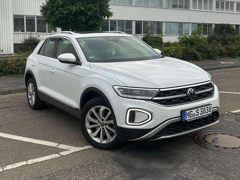 Weiß Gebraucht 2023 VW T-Roc Move SUV | 28.799 € (Fairer Preis) - Bild 1/4