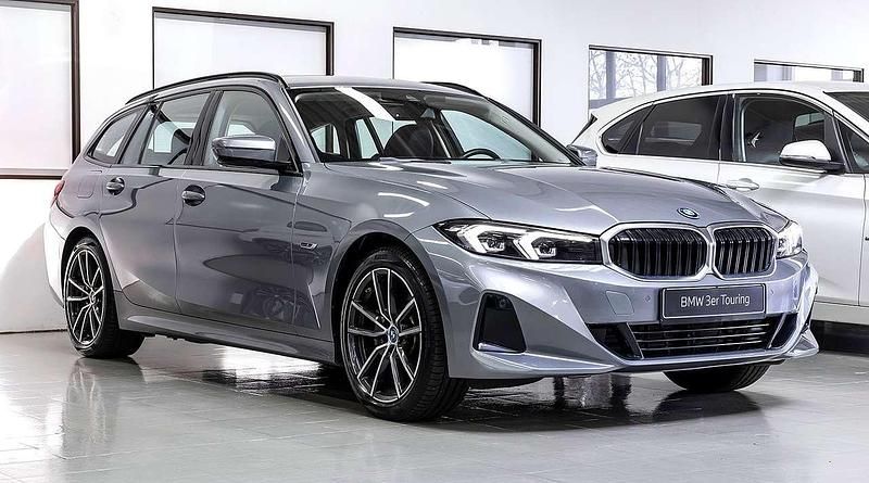 Gebraucht BMW 330e 292 PS (214 kW) 2022 Skyscraper grau metallic Kombi