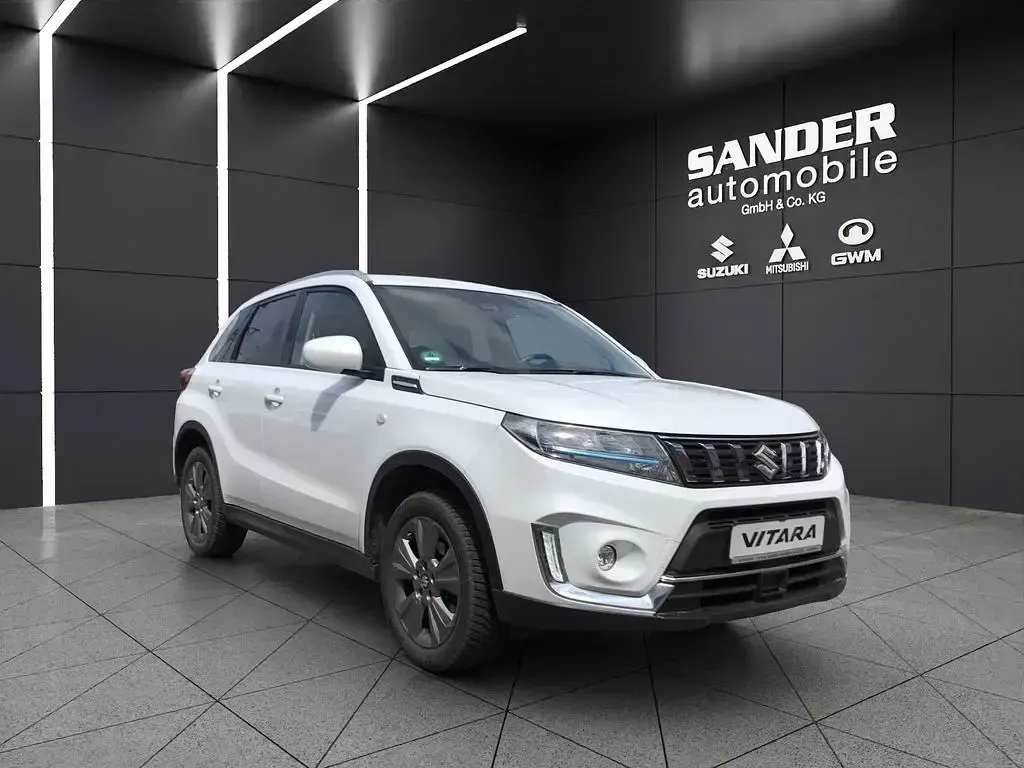 Gebraucht Suzuki Vitara Comfort 116 PS (85 kW) 2022 Weiß SUV