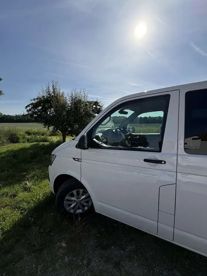 Gebraucht VW Multivan Trendline 150 PS (110 kW) 2019 Weiß Van / Kleinbus