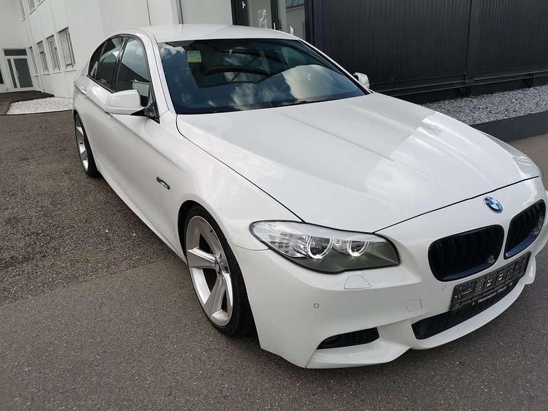 Alpinaweiss Gebraucht 2011 BMW 523 Sport Line Limousine | 11.850 € (Fairer Preis) - Bild 1/4