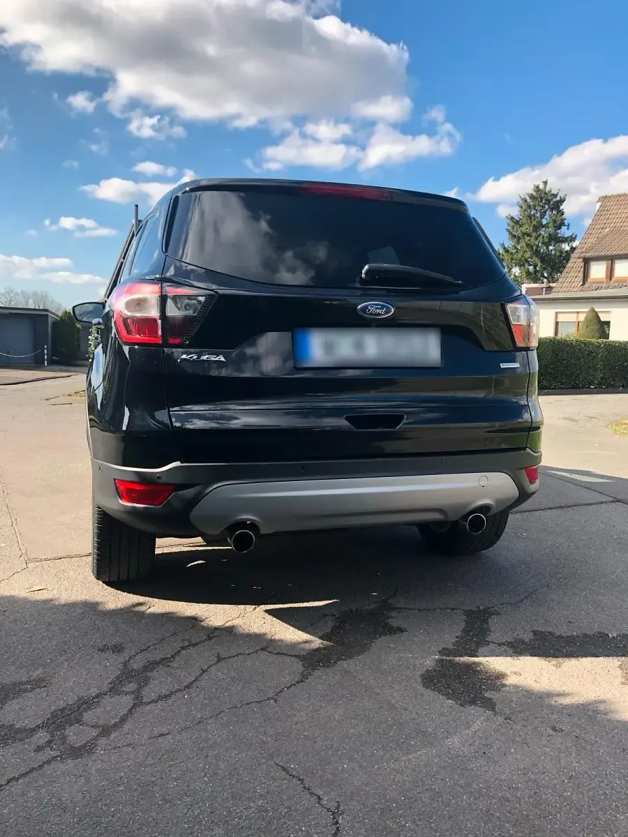 Używany Ford Kuga Titanium 242 KM (177 kW) 2018 Czarny SUV