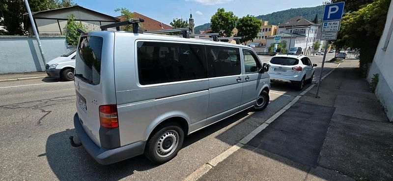 Second-hand VW Transporter 130 CP (95 kW) 2008 Argintiu Van