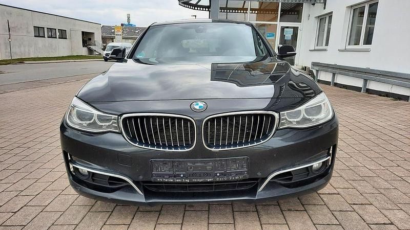 Gebraucht BMW 330 258 PS (189 kW) 2015 Schwarz Limousine