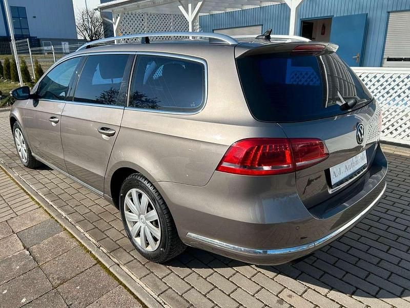 Gebraucht VW Passat Highline 140 PS (102 kW) 2011 Braun Kombi