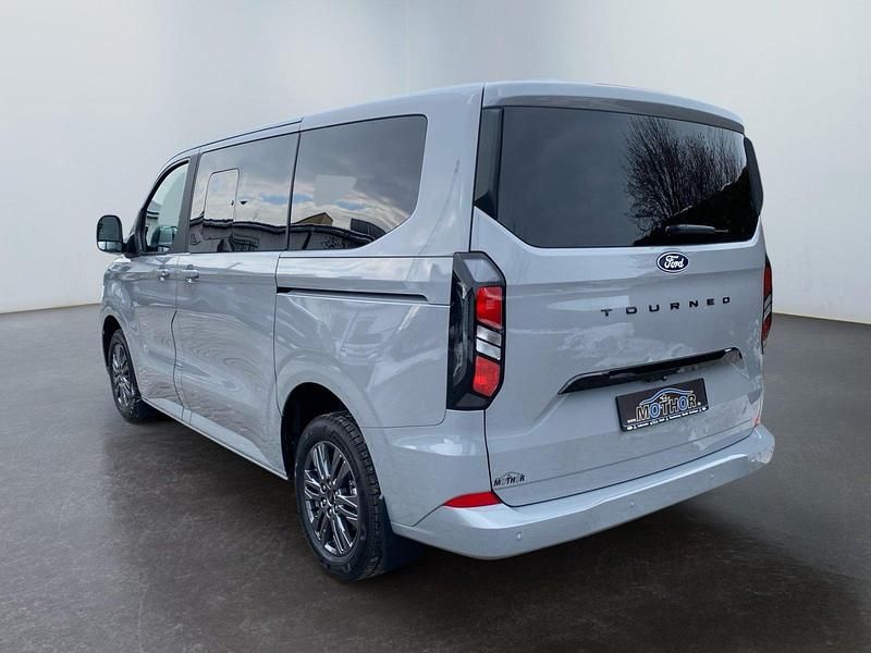 Neu Ford Tourneo Custom Titanium 170 PS (125 kW) 2026 Grey matter Van