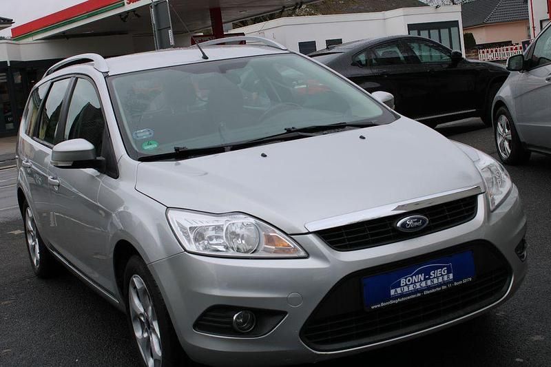 Gebraucht Ford Focus Style 101 PS (74 kW) 2011 Silber Limousine