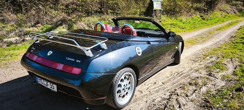 Second-hand Alfa Romeo Spider Lusso 150 CP (110 kW) 1997 Negru Cabrio
