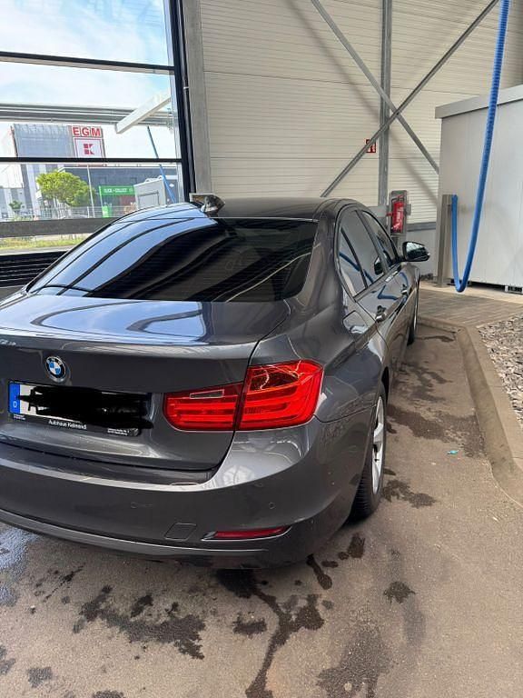 Gebraucht BMW 320 Efficient Dynamics 163 PS (119 kW) 2013 Grau Limousine