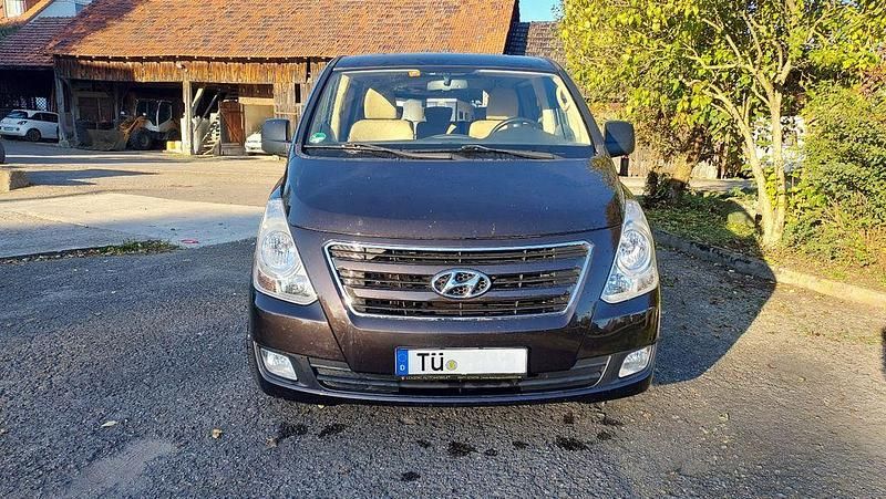 Braun Gebraucht 2018 Hyundai H-1 Van | 24.600 € (Fairer Preis) - Bild 1/4