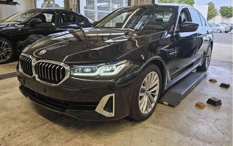 Black sapphire metallic Gebraucht 2021 BMW 540 Limousine | 36.999 € (Guter Preis) - Bild 1/4