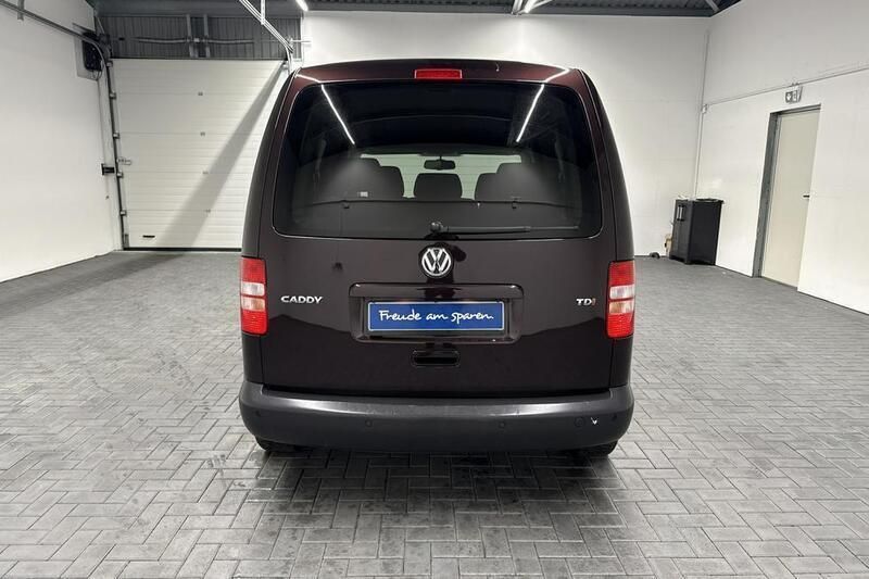 Gebraucht VW Caddy 102 PS (75 kW) 2014 Rot (blackberrymet.) Van / Kleinbus