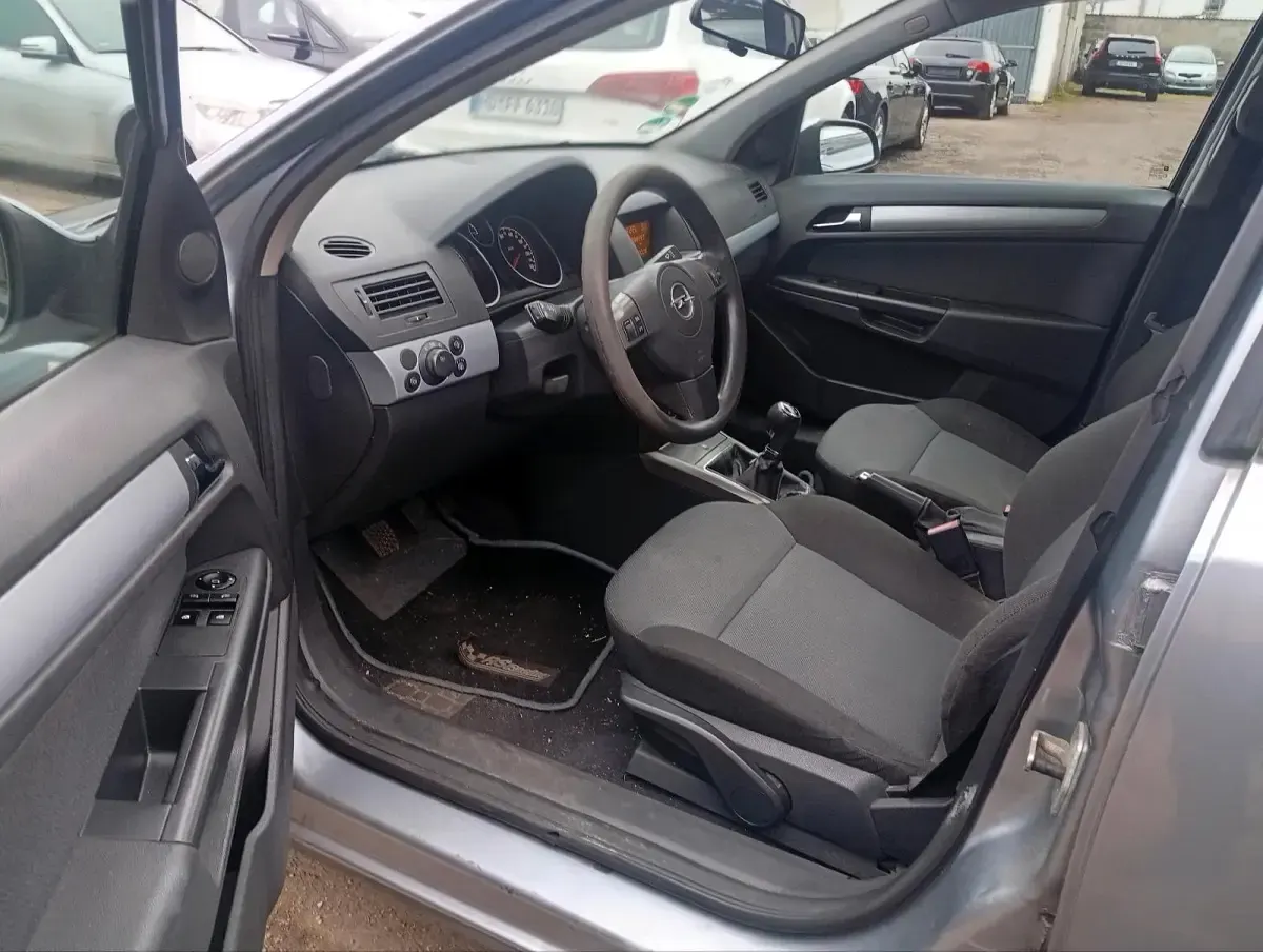 Gebraucht Opel Astra 90 PS (66 kW) 2005 Grau Limousine