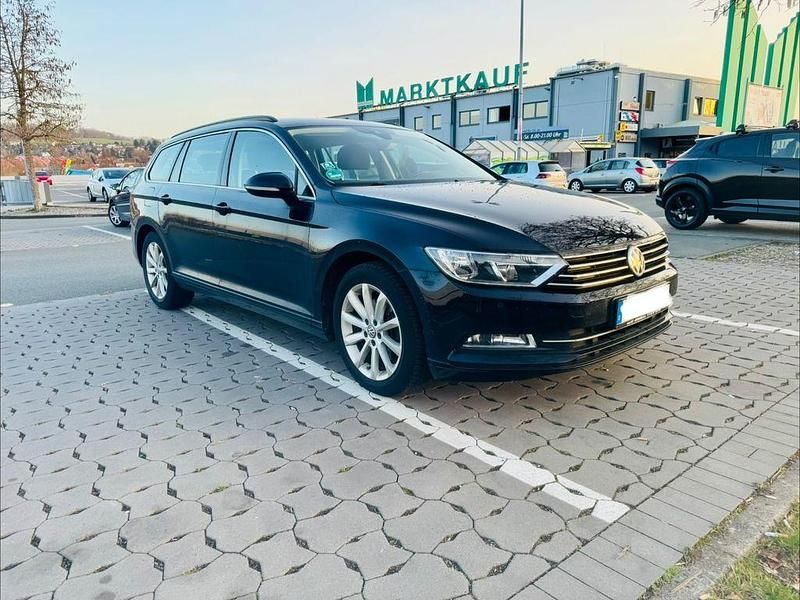 Gebraucht VW Passat Trendline 125 PS (91 kW) 2018 Schwarz Kombi
