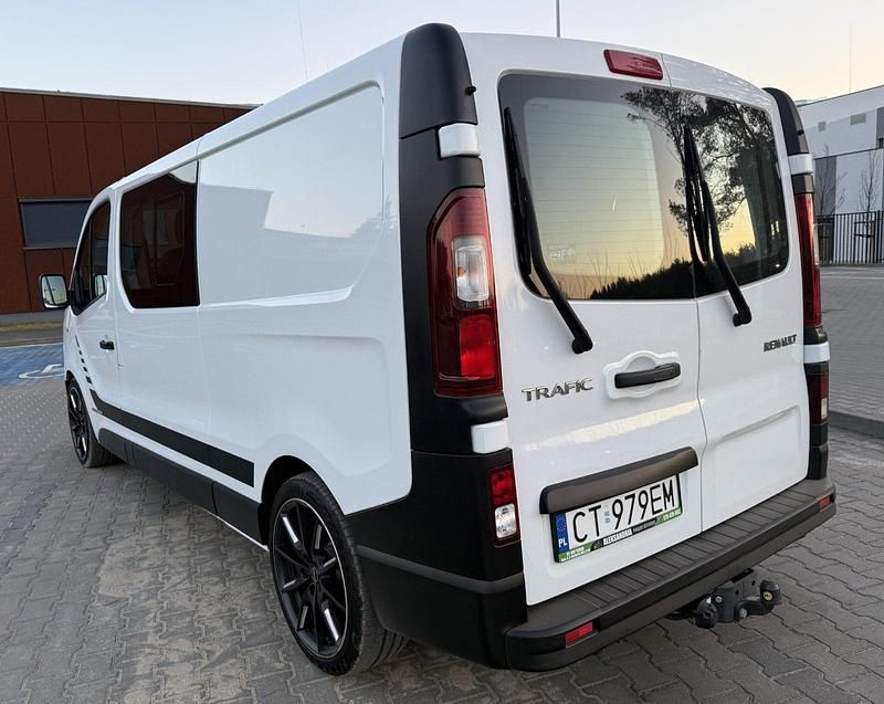 Gebraucht Renault Trafic 146 PS (107 kW) 2017 Weiß Van / Kleinbus