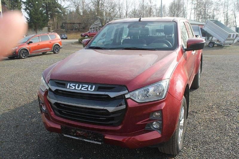 Gebraucht Isuzu D-Max 163 PS (119 kW) 2024 Red spinell Pickup