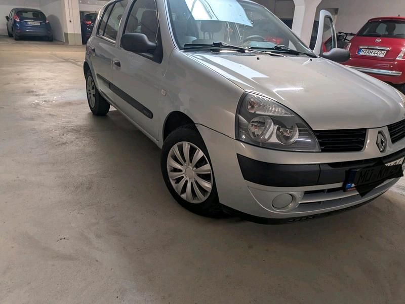 Gebraucht Renault Clio II 2004 Silber Kleinwagen