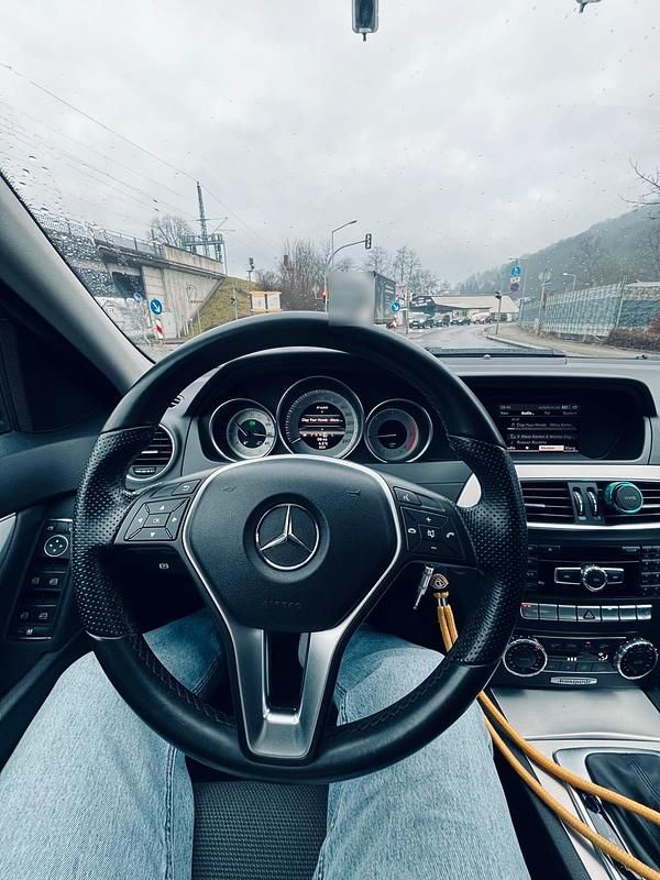 Gebraucht Mercedes C220 170 PS (125 kW) 2012 Schwarz Kombi