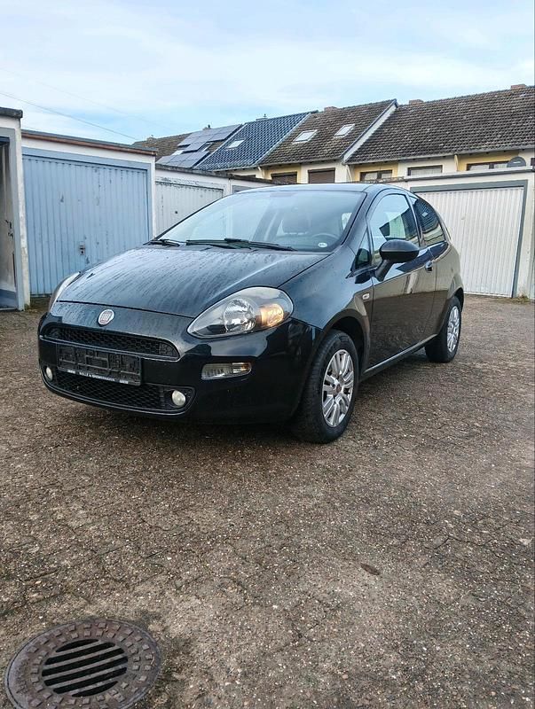 Schwarz Gebraucht 2013 Fiat Punto Kleinwagen | 4.290 € (Fairer Preis) - Bild 1/4