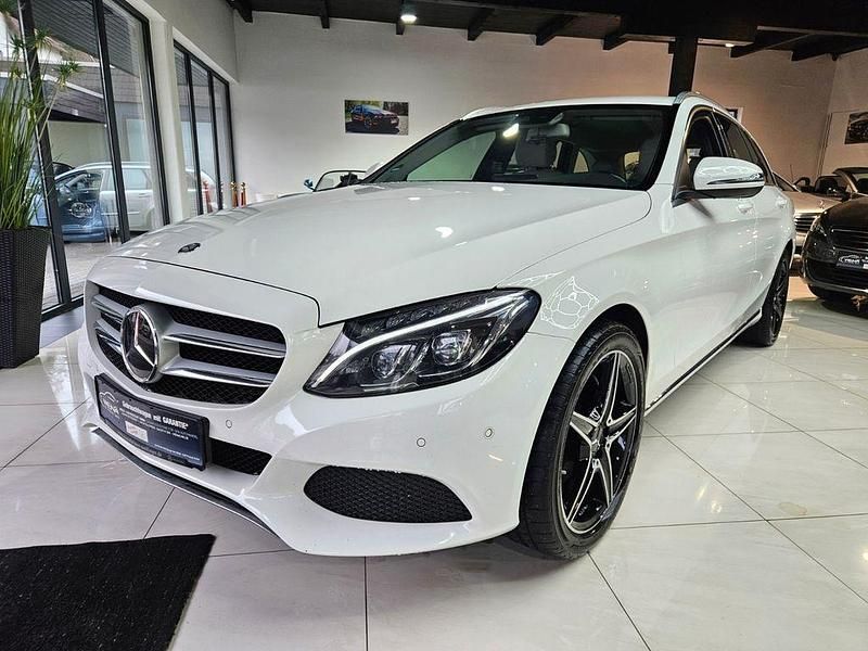Gebraucht Mercedes C250 204 PS (150 kW) 2015 Weiß Kombi