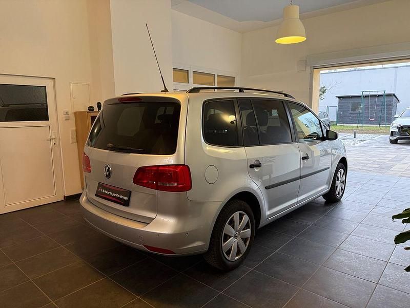 Gebraucht VW Touran 140 PS (102 kW) 2014 Grau Van / Kleinbus