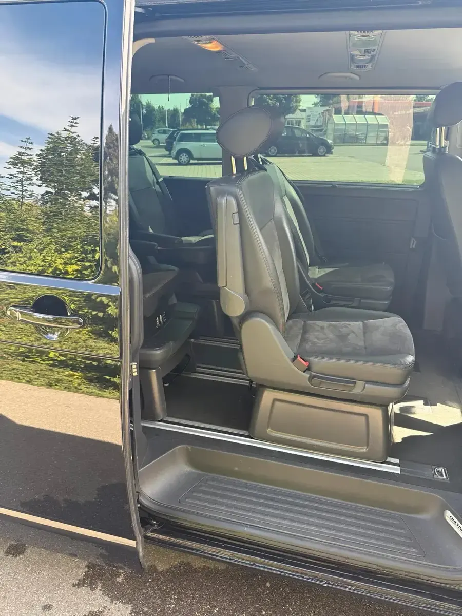 Gebraucht VW Multivan 179 PS (131 kW) 2013 Schwarz Van / Kleinbus
