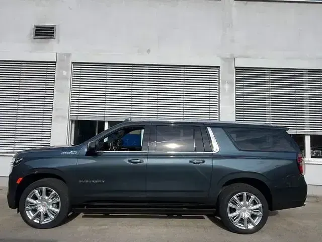 Gebraucht Chevrolet Suburban 648 PS (476 kW) 2022 Shadow gray SUV