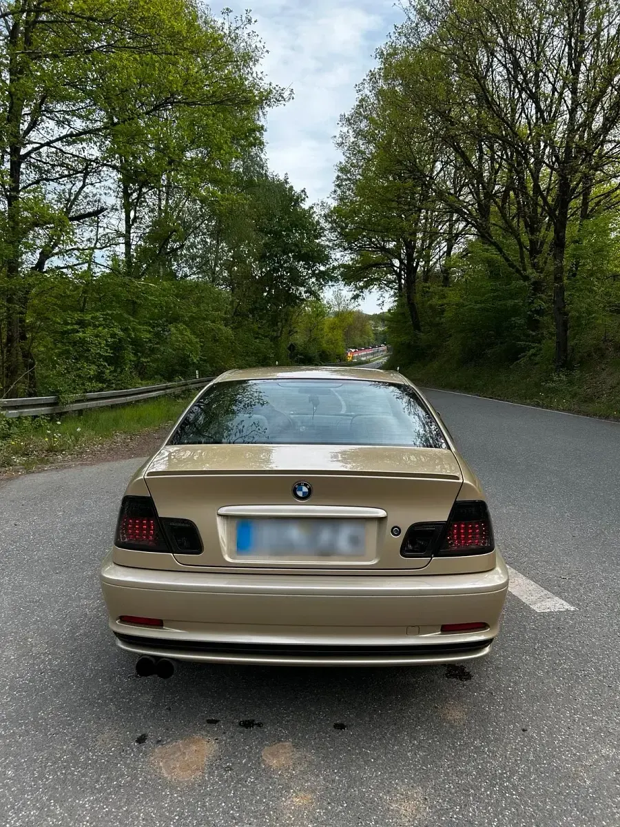 Gebraucht BMW 320 150 PS (110 kW) 1999 Gold Coupé